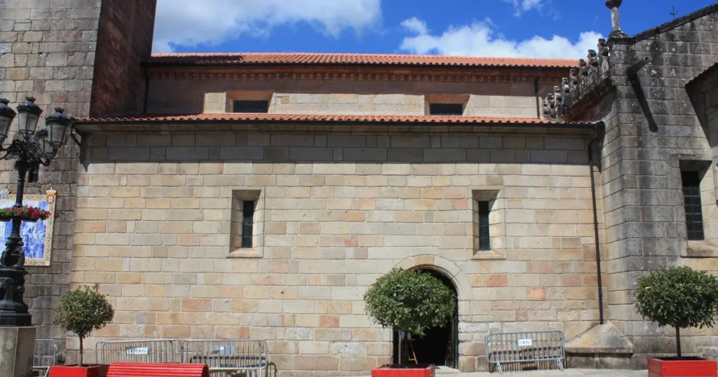 Tower and side façade of the Matriz church of Ponte de Lima