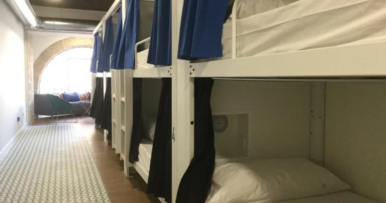 Albergue R4 Hostel