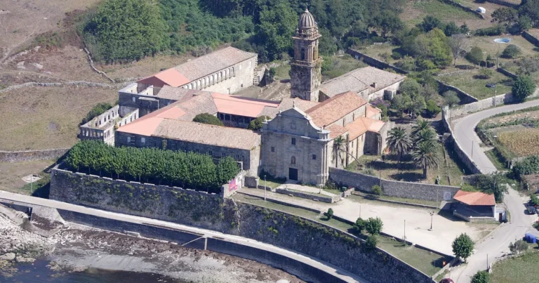 Monastère Santa María de Oia